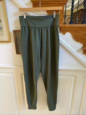UNDER ARMOUR Women’s Joggers